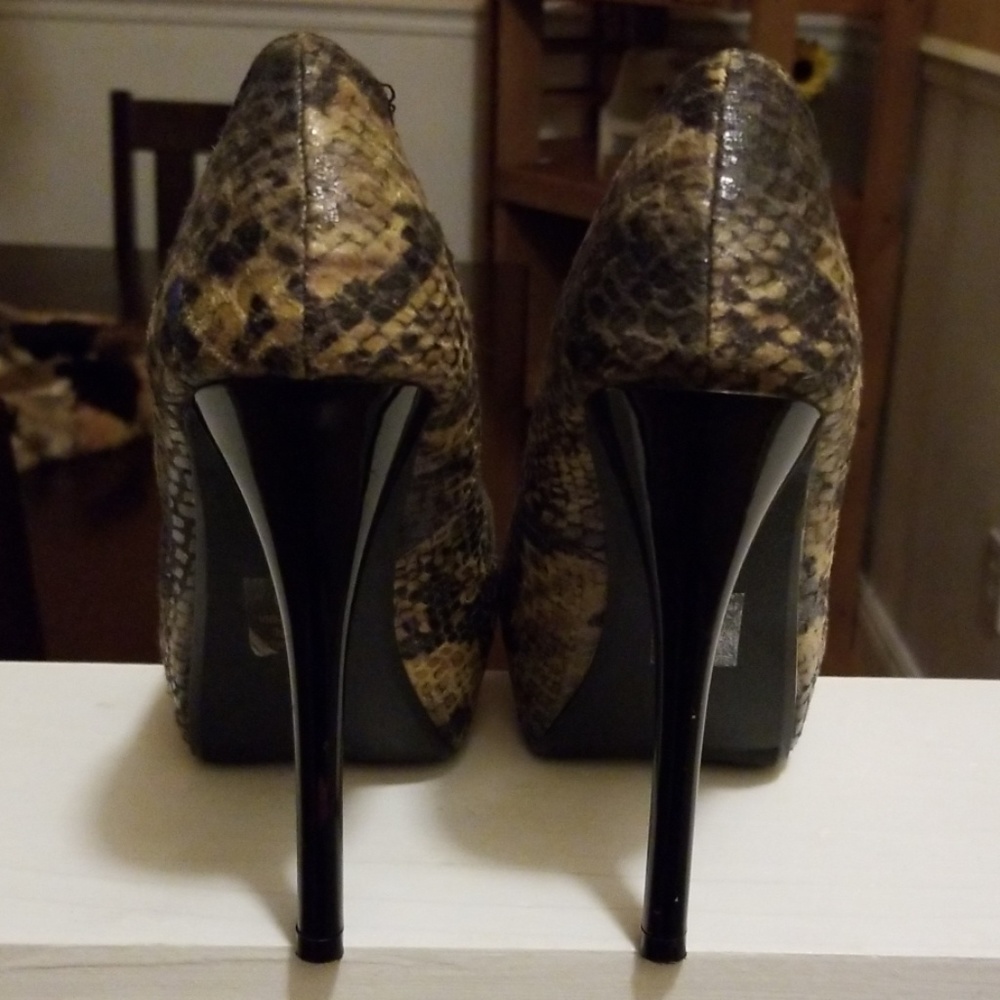 Shoes - Picture 3 of 3